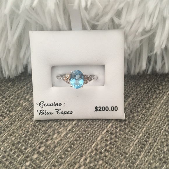 Genuine Blue Topaz ring - Picture 1 of 1